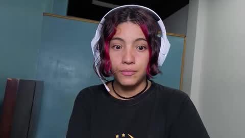 Snapshot of helia_n_amy chatting on 09.24.25 Helia Transfem and Amy online show from 09.24.25