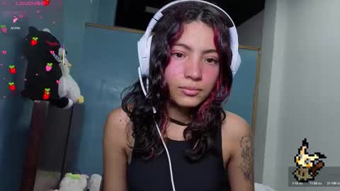 Snapshot of helia_n_amy chatting on 10.02.25 Helia Transfem and Amy online show from 10.02.25