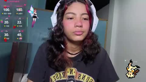 Snapshot of helia_n_amy chatting on 10.12.25 Helia Transfem and Amy online show from 10.12.25