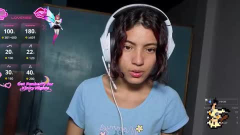 Snapshot of helia_n_amy chatting on 10.25.25 Helia Transfem and Amy online show from 10.25.25