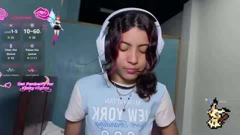 Snapshot of helia_n_amy chatting on 10.28.25 Helia Transfem and Amy online show from 10.28.25