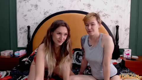 Snapshot of helldollz chatting on 10.24.25 HellDollz online show from 10.24.25