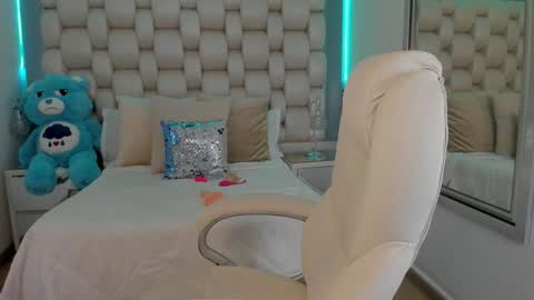 hellen_amazing online show from 12.13.24