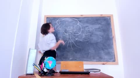 Julieta online show from 12.07.24