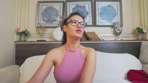    online show from 01.06.25