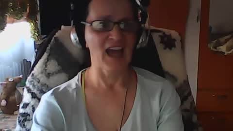 hellenmarie online show from 12.15.24