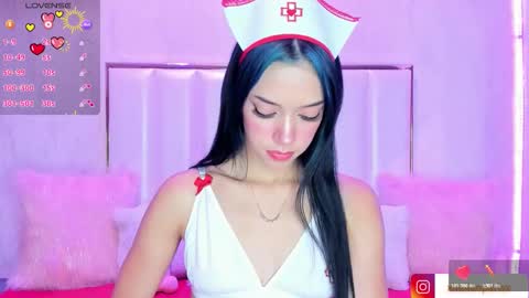 Snapshot of hellenparis1 chatting on 11.08.25 Hellen Paris online show from 11.08.25