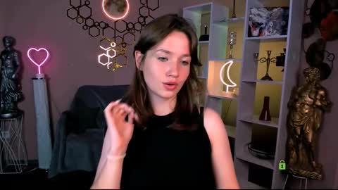 Helli online show from 10.17.25