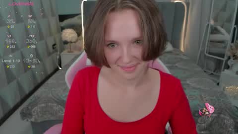 Snapshot of hello_helena chatting on 09.11.25 Helene online show from 09.11.25