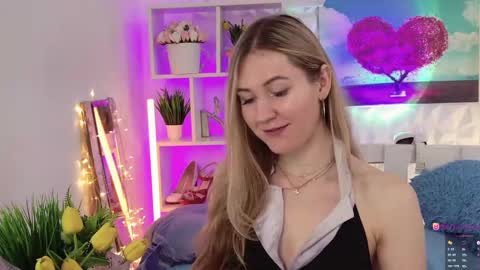 Alisia  Monday to Friday from 10 am to 4 pm GMT 2 online show from 02.03.25