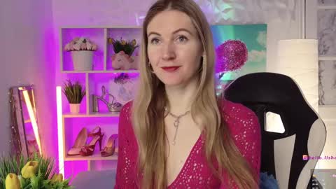 Alisia  Monday to Friday from 10 am to 4 pm GMT 2 online show from 02.12.25
