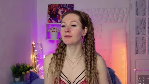 Alisia  Monday to Friday from 10 am to 4 pm GMT 2 online show from 02.28.25