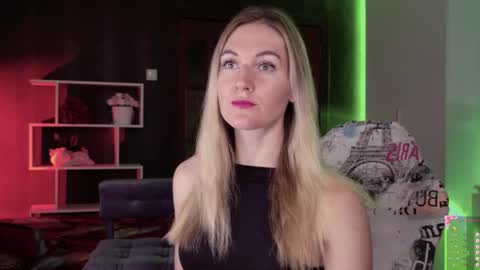 Alisia  Monday to Friday from 10 am to 4 pm GMT 2 online show from 10.21.25