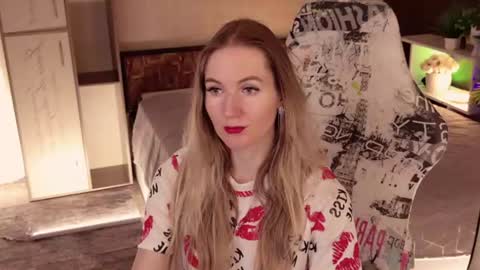 Alisia  Monday to Friday from 10 am to 4 pm GMT 2 online show from 07.09.26