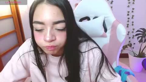 Snapshot of hellokitty_valery1 chatting on 06.22.26 hellokitty_valery1 online show from 06.22.26