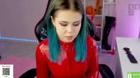 Snapshot of hellokittyalice chatting on 10.22.25 Alice online show from 10.22.25