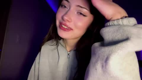 hellyluxury online show from 05.11.26