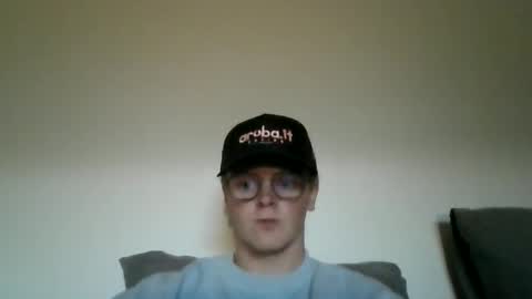 Snapshot of henrietje chatting on 05.17.26 henrietje online show from 05.17.26