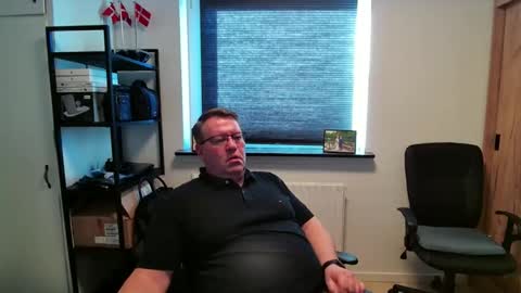 Snapshot of henrikrp1971 chatting on 03.20.26 henrikrp1971 online show from 03.20.26