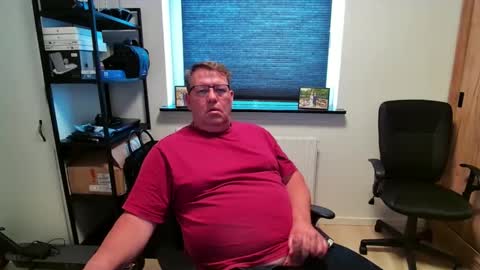 Snapshot of henrikrp1971 chatting on 04.01.26 henrikrp1971 online show from 04.01.26