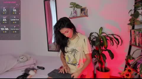 Hello I am Valentina independent Colombian model I love sensuality and pleasure welcome online show from 12.20.24