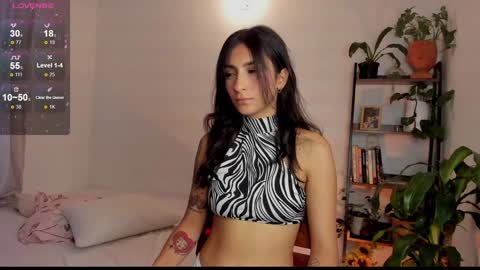 Hello I am Valentina independent Colombian model I love sensuality and pleasure welcome online show from 01.21.25