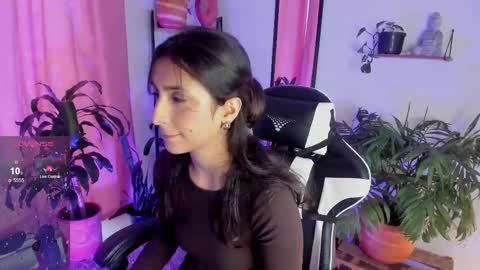Hello I am Valentina independent Colombian model I love sensuality and pleasure welcome online show from 02.22.25