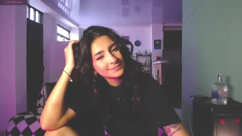 Hello I am Valentina independent Colombian model I love sensuality and pleasure welcome online show from 06.07.26