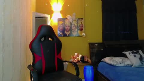 Snapshot of hera_divine chatting on 01.11.25 HERA online show from 01.11.25