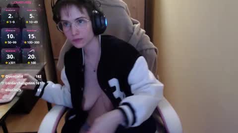 Snapshot of heraluna_ chatting on 12.27.24 HeraLuna  online show from 12.27.24