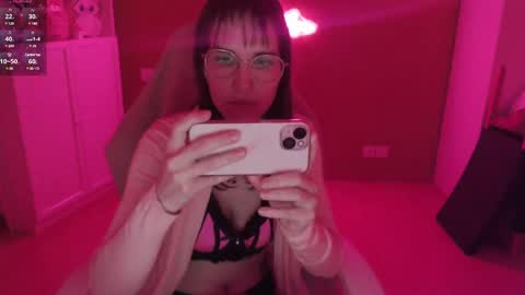 Snapshot of heraluna_ chatting on 01.11.25 HeraLuna  online show from 01.11.25