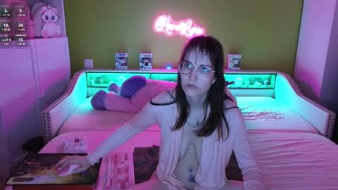 Snapshot of heraluna_ chatting on 02.13.25 HeraLuna  online show from 02.13.25