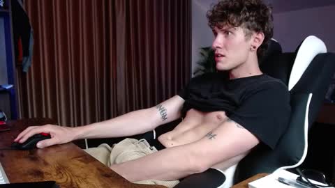 Snapshot of hercules__ chatting on 02.06.26 Gregblonde Alextattoo online show from 02.06.26