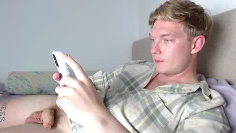 Snapshot of hercules__ chatting on 02.07.26 Gregblonde Alextattoo online show from 02.07.26