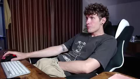 Snapshot of hercules__ chatting on 02.11.26 Gregblonde Alextattoo online show from 02.11.26