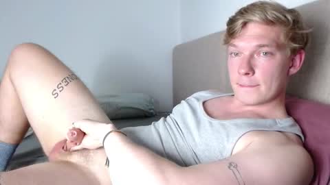 Snapshot of hercules__ chatting on 03.08.26 Gregblonde Alextattoo online show from 03.08.26