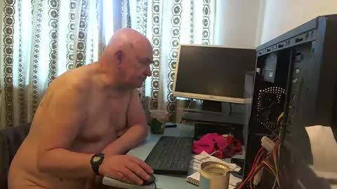 mature online show from 01.11.25