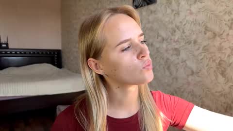 Sylvia online show from 09.10.25