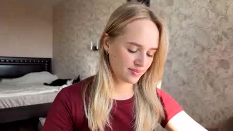 Sylvia online show from 09.15.25