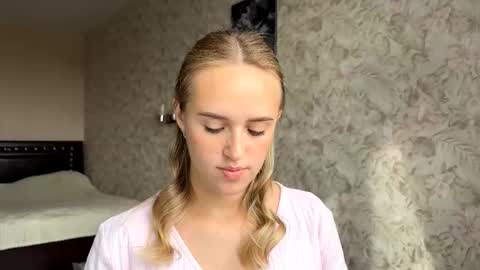 Sylvia online show from 09.17.25