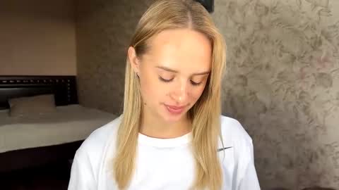 Sylvia online show from 09.23.25