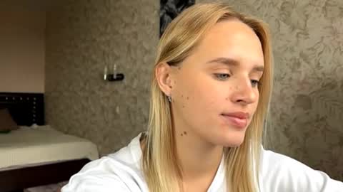 Sylvia online show from 09.27.25