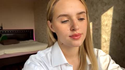 Sylvia online show from 10.11.25