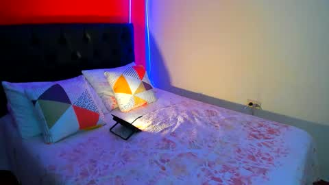 Snapshot of hermione_blonde chatting on 10.30.25 hermione_blonde online show from 10.30.25