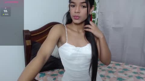 Snapshot of hermione_sweet18 chatting on 12.26.24 Alana online show from 12.26.24