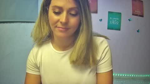 Hestesiaxx online show from 11.27.25