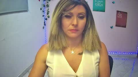 Hestesiaxx online show from 04.10.26