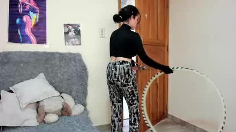 hesttia_ online show from 10.10.25