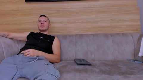 heteros men online show from 09.15.25