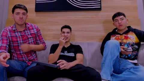 heteros men online show from 12.17.25